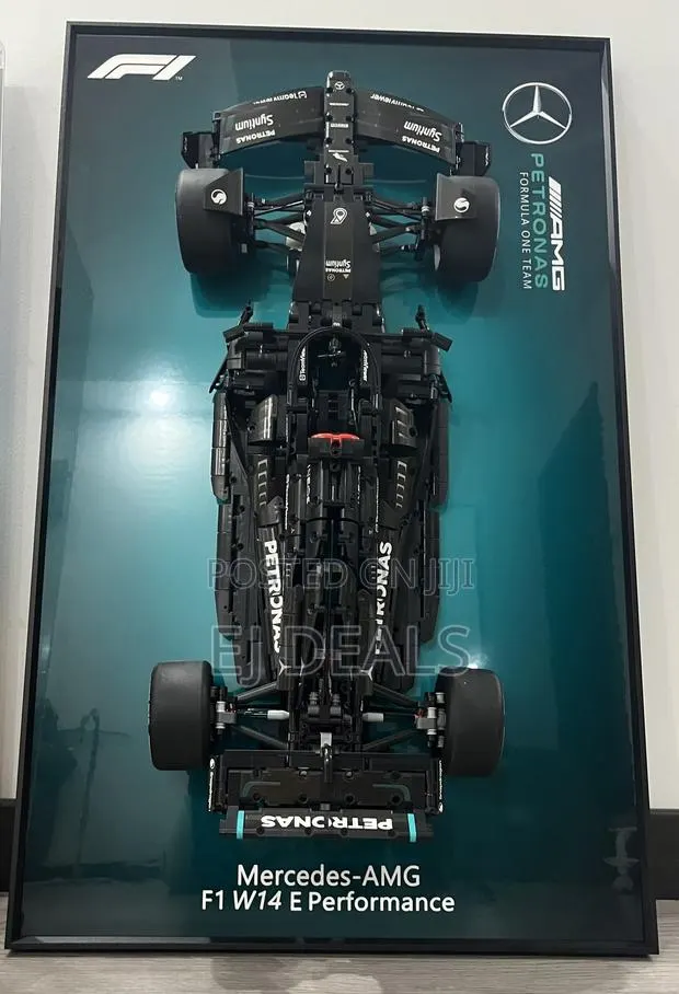 Lego F1 Mercedes AMG With Wall Display and Build Up Car 50/80cm · Photo 1
