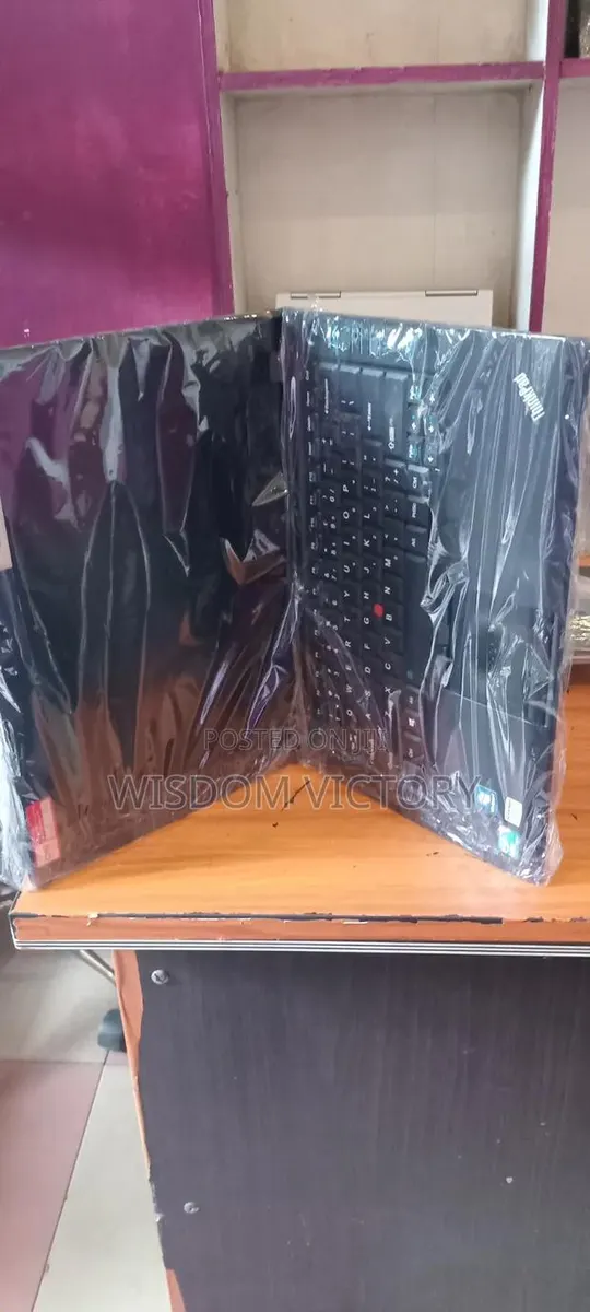 New Laptop Lenovo ThinkPad A20p 4GB Intel Core i5 HDD 320GB · Photo 1