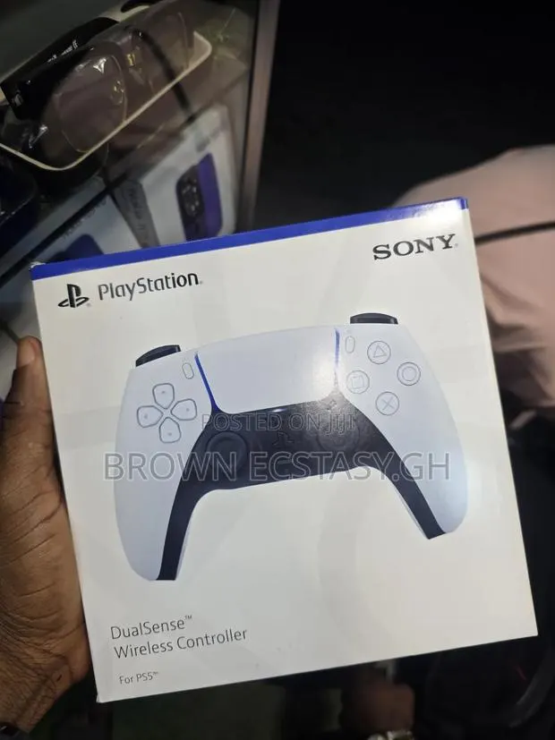 Play Station 5 Dual Sense Controller · Photo 1