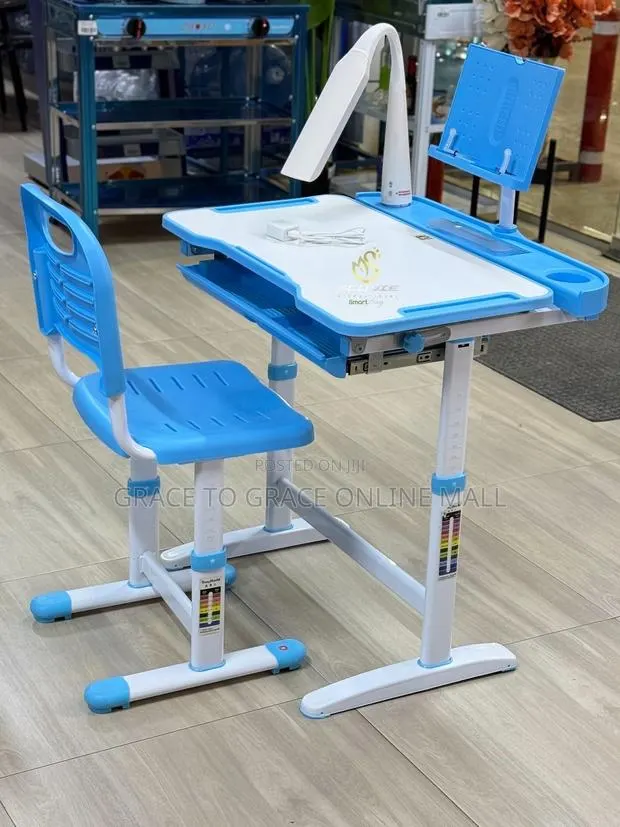 Kids Table and Chair · Photo 1