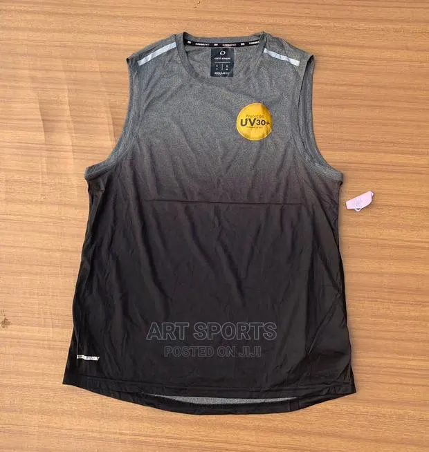 Sleeveless Tops · Photo 1