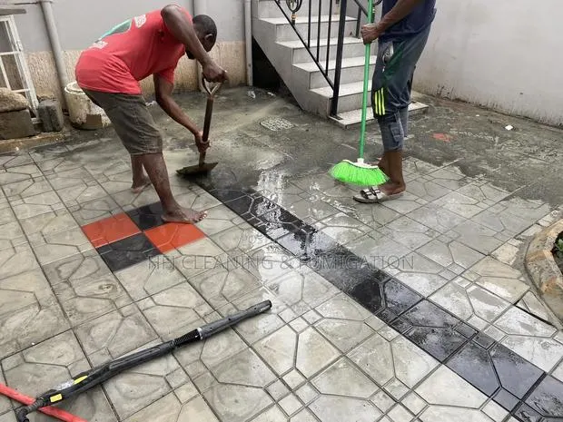 Compound Power Pressure Washing · Photo 1