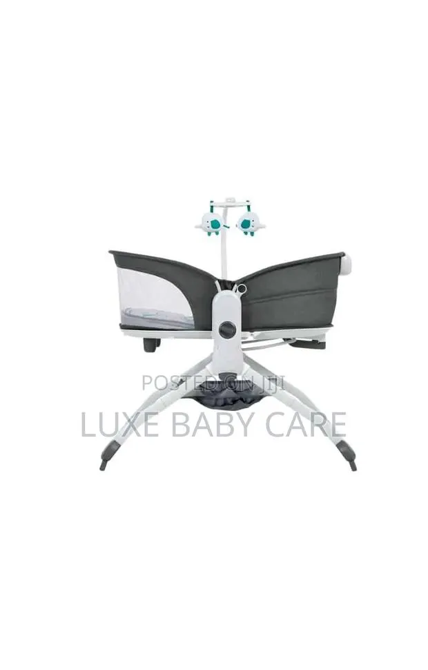 6-in-1 Rocker Bassinet / Baby Cot With Music (Mastela) · Photo 1