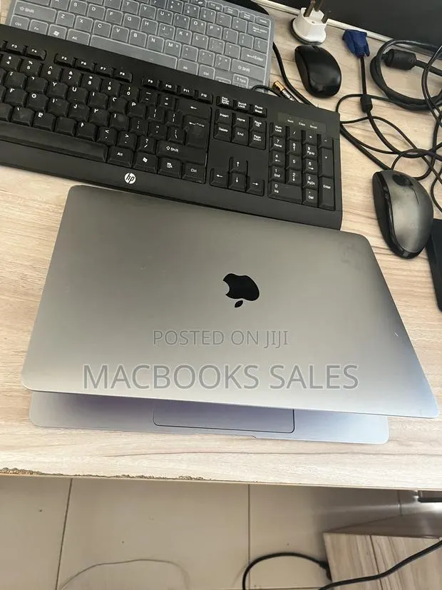 Laptop Apple MacBook Air 2020 8GB Intel Core i5 SSD 256GB · Photo 1