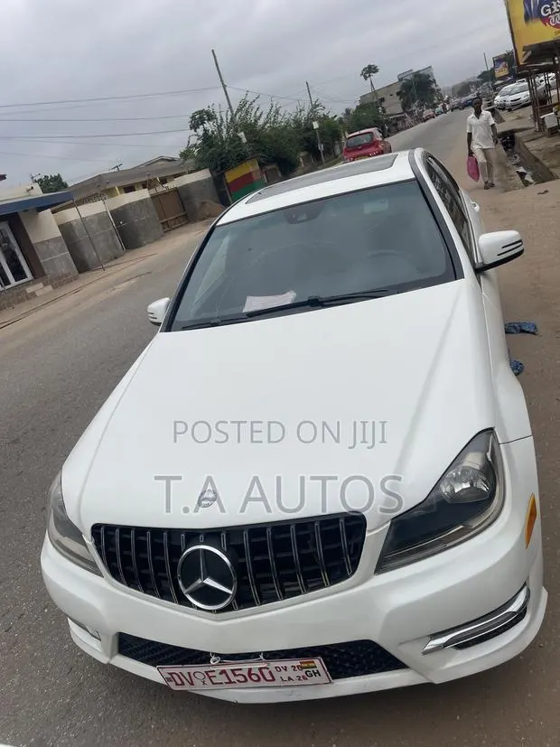 Mercedes-Benz C250 2014 White · Photo 1