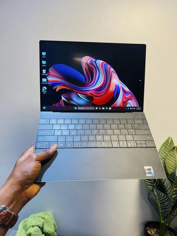 Laptop Dell XPS 13 16GB Intel Core i7 SSD 512GB · Photo 1