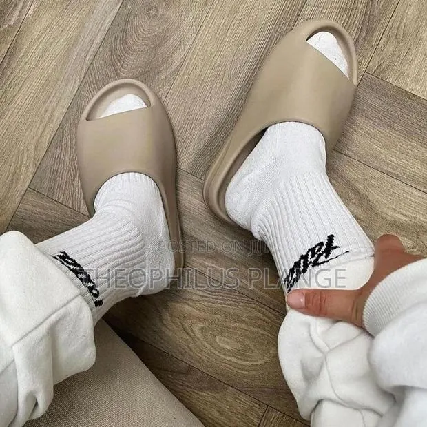 Adidas Yeezy Slides , Slippers · Photo 1