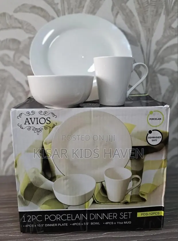 12 Pieces Porcelain Dinner Set ( Reduced to Clear) · Photo 1