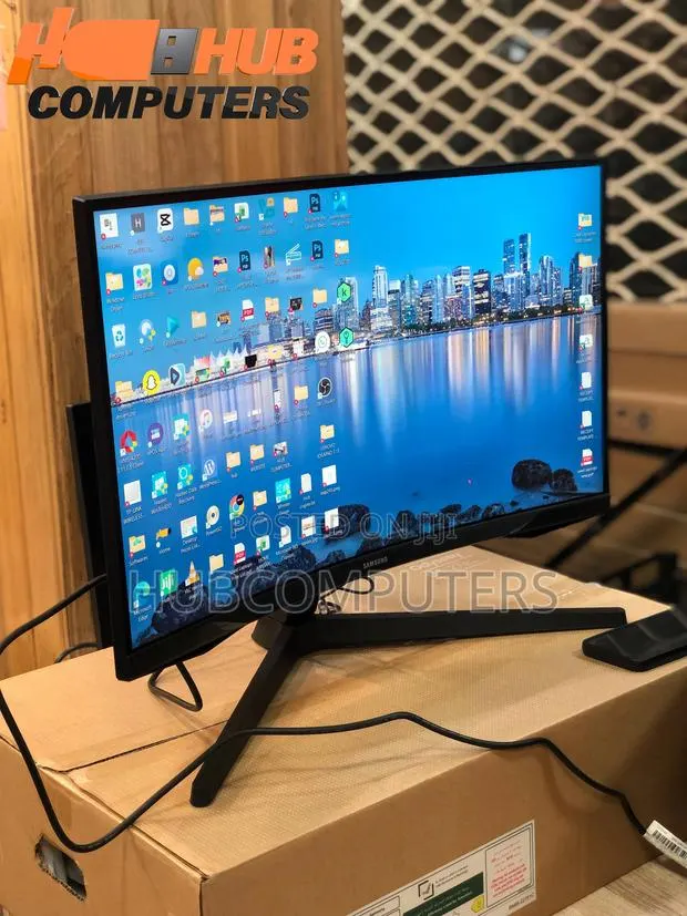 Samsung Odyssey G5 27 Inches QHD 165Hz Curved Gaming Monitor · Photo 1