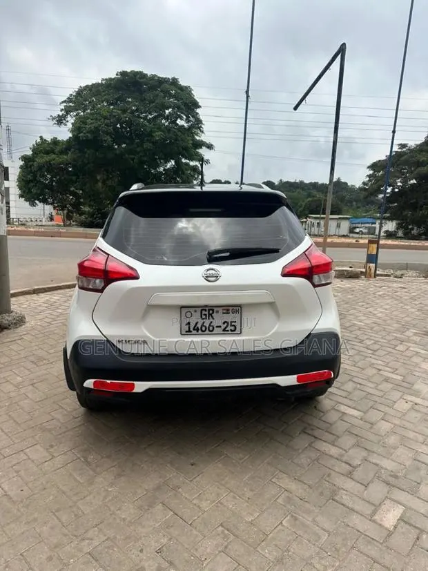 Nissan Kicks SV 2019 White · Photo 1