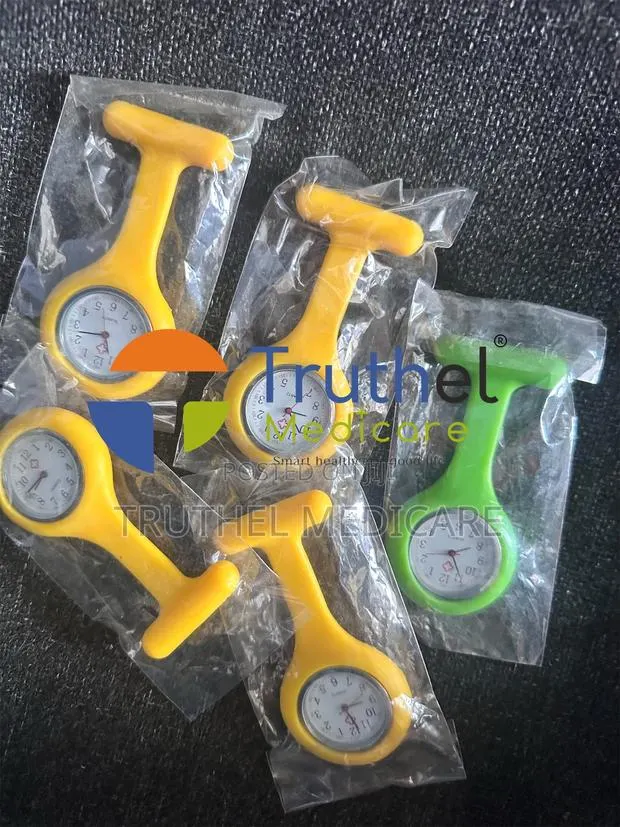 Nurses Breast Watch (Plastic and Metal) · Photo 1
