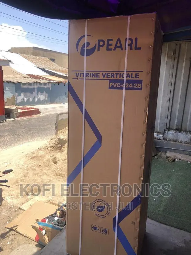 Pearl PVC-424-2B Display Fridge (Beverage Cooler) · Photo 1