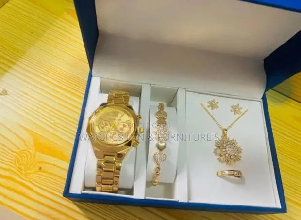 Michael Kors Ladies Watch With Bracelet and Earrings · Photo 1