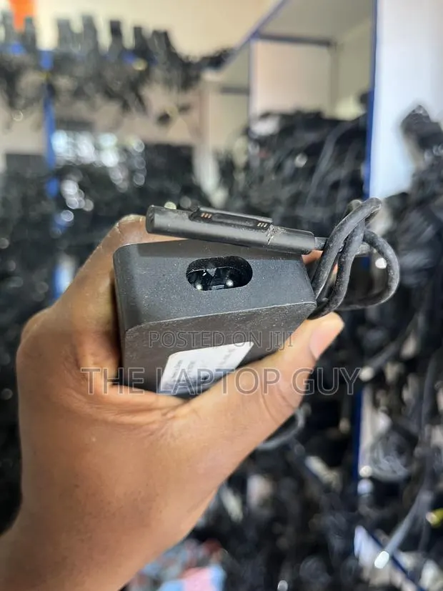 Original Surface Pro 3 to 7 Charger · Photo 1