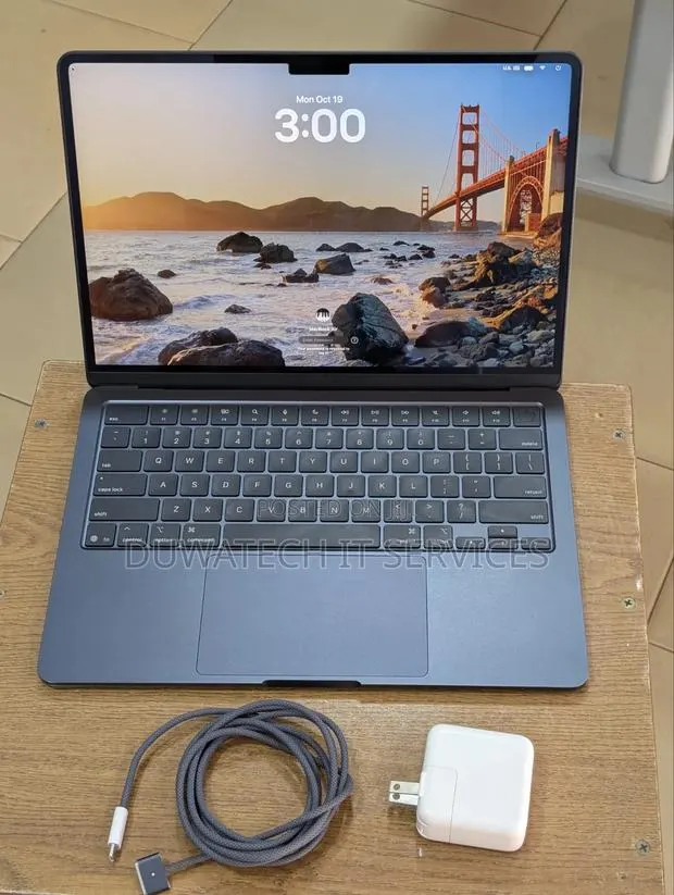 Laptop Apple MacBook Air 2025 M4 16GB Apple M4 SSD 256GB · Photo 1