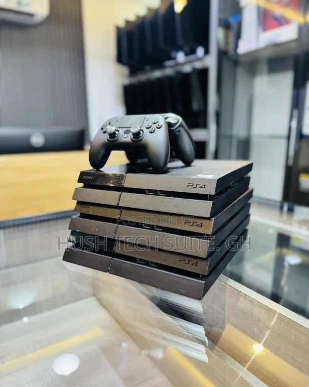 Ps4 Available With One Controller and Games · Photo 1
