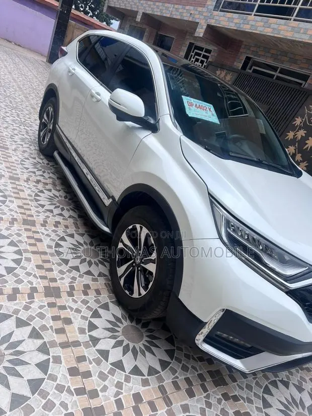 Honda CR-V Touring 2022 White · Photo 1