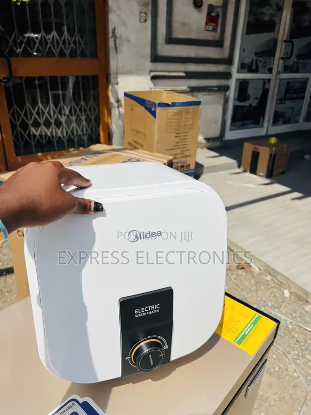 Brave New Midea 30l Square Electric Water Heater 2000w [D30-20vd] · Photo 1