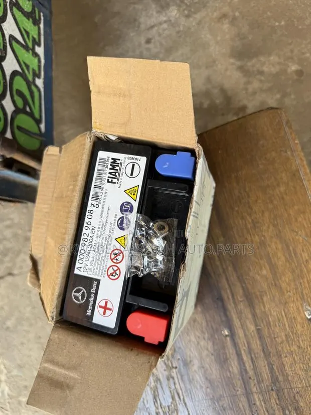 Original Mercedes Benz Axiliary Battery Available for All Cars · Photo 1