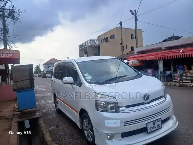 8 Seater Toyota Voxy for Rent · Photo 1