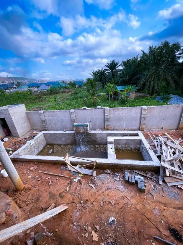 Swimming Pool Construction · Photo 1