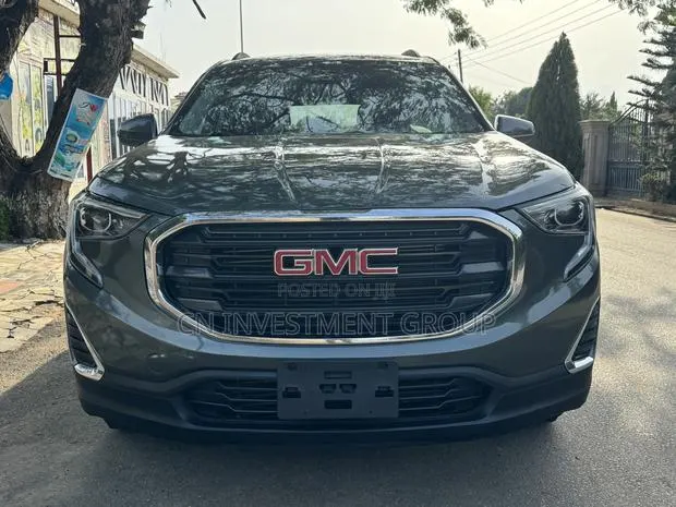 GMC Terrain SLE AWD 2020 Gray · Photo 1
