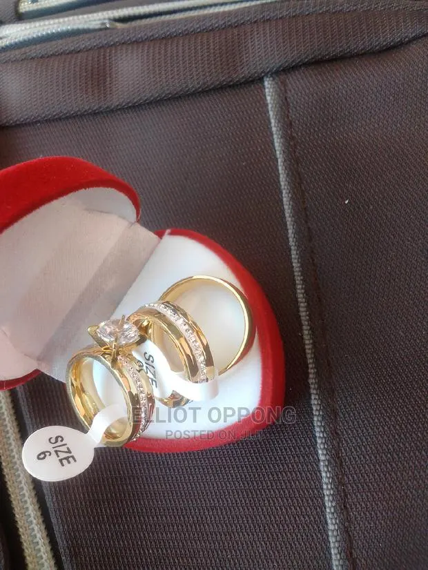 Quality 10K Gold Ring 3 Set · Photo 4