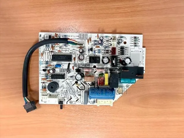 Trane Main Control Board (2013325a0335) for 4mcw0512ab0r0aa · Photo 1