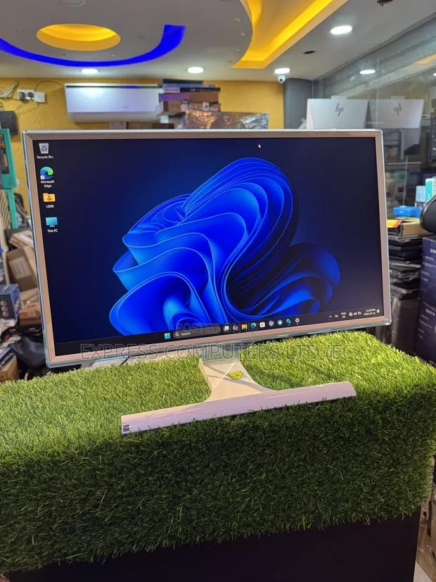 Samsung 24 Inches Full Hd 1080p Hdmi White Monitor From Uk · Photo 1