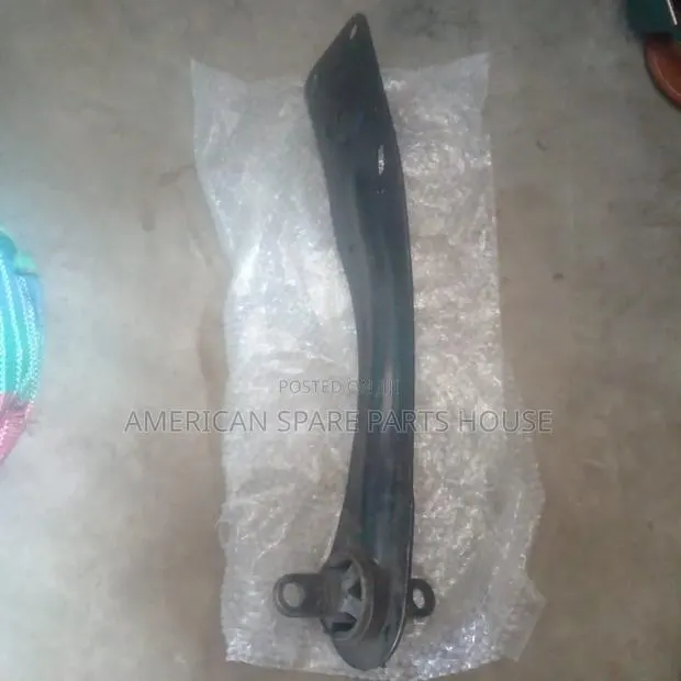 Ford Escape 2014-2019 Back Lower Arm · Photo 1