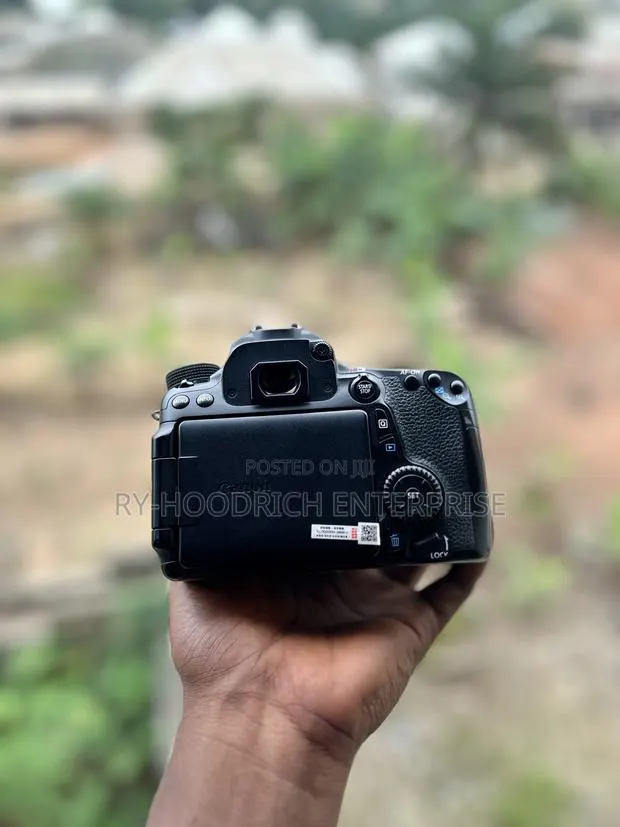 Canon 10D With Complete Accessories · Photo 1