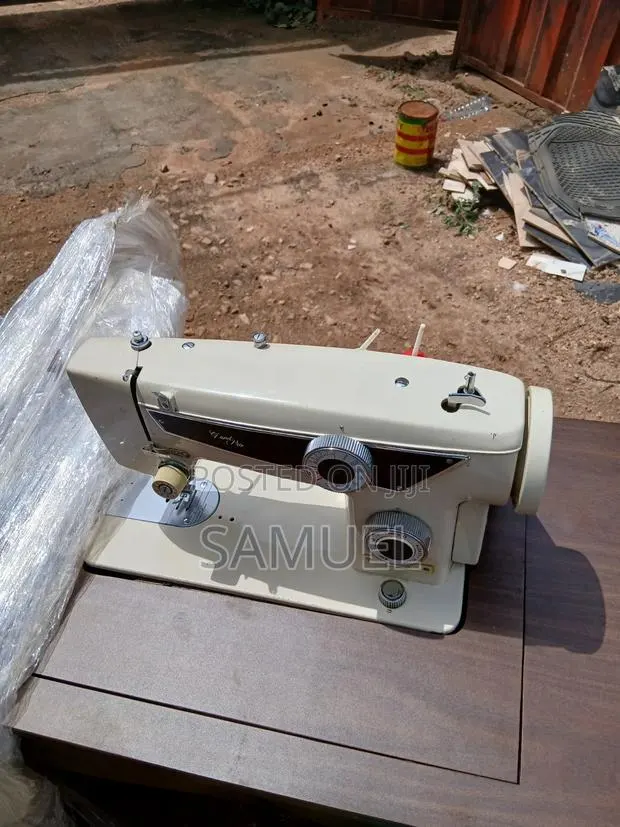 Very Strong Sowing Machines Home Used · Photo 1