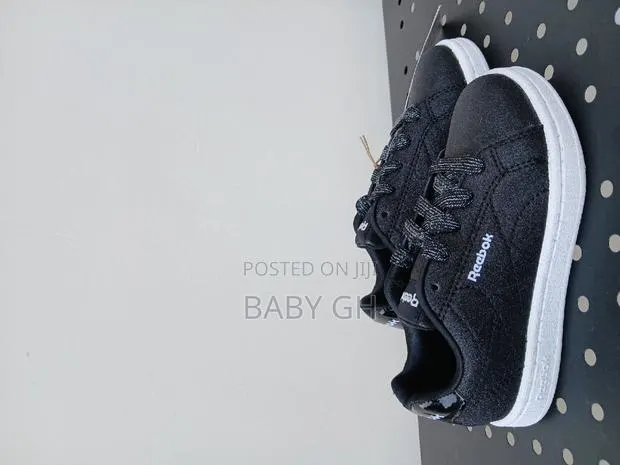 Black Reebok Glitter Girls Sneakers · Photo 1