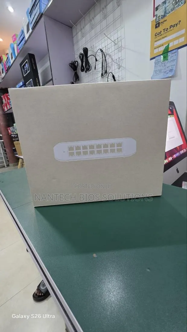 Unifi Ubiquity Switch Lite16 Poe · Photo 1