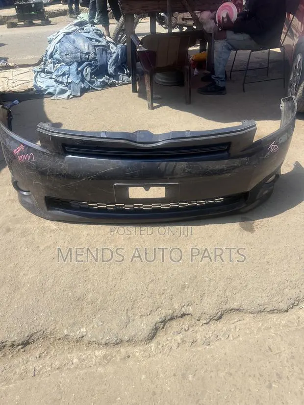 Toyota Voxy 2010 to 2012 Front Bumper · Photo 1