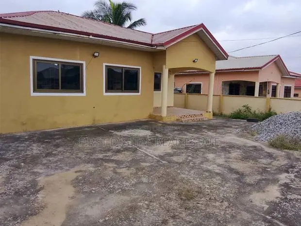 3 Bedroom Self Compound for Rent at Kasoa Adade · Photo 1