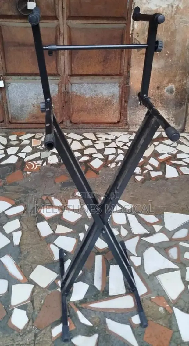 Double Keyboard Stand · Photo 1