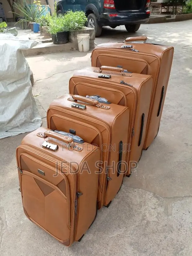4 in 1 Leather Traveling Bag · Photo 1