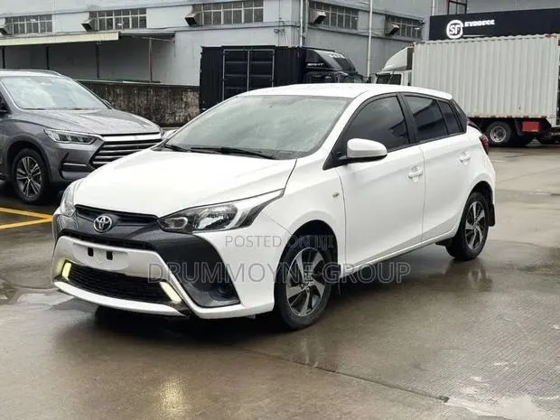 Toyota Yaris 2018 White · Photo 1