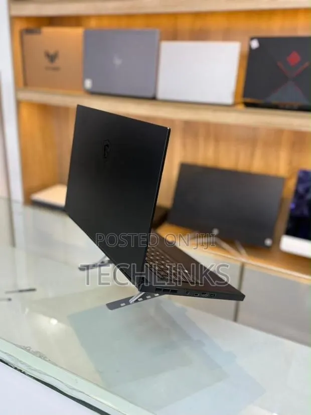 Laptop MSI 32GB Intel Core i9 SSD 1T · Photo 1