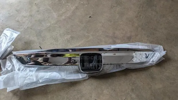 Honda Accord 2018 - 2022 Top Grille / Top Shell · Photo 1