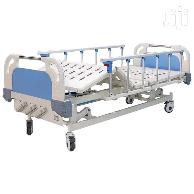 3 Crank Hospital Bed · Photo 1