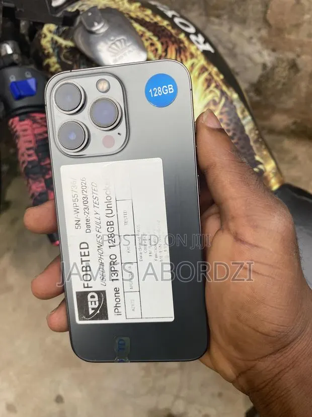 Apple iPhone 13 Pro 128 GB Gray · Photo 1