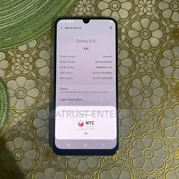 New Samsung Galaxy A30 64 GB Black · Photo 1