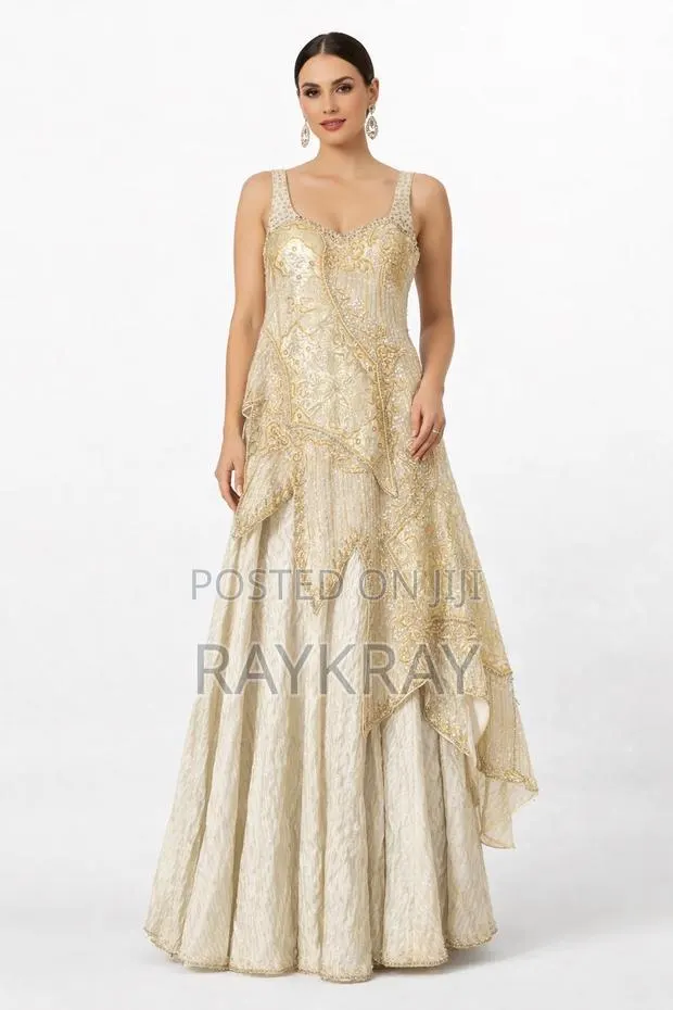 Wedding Dress · Photo 1