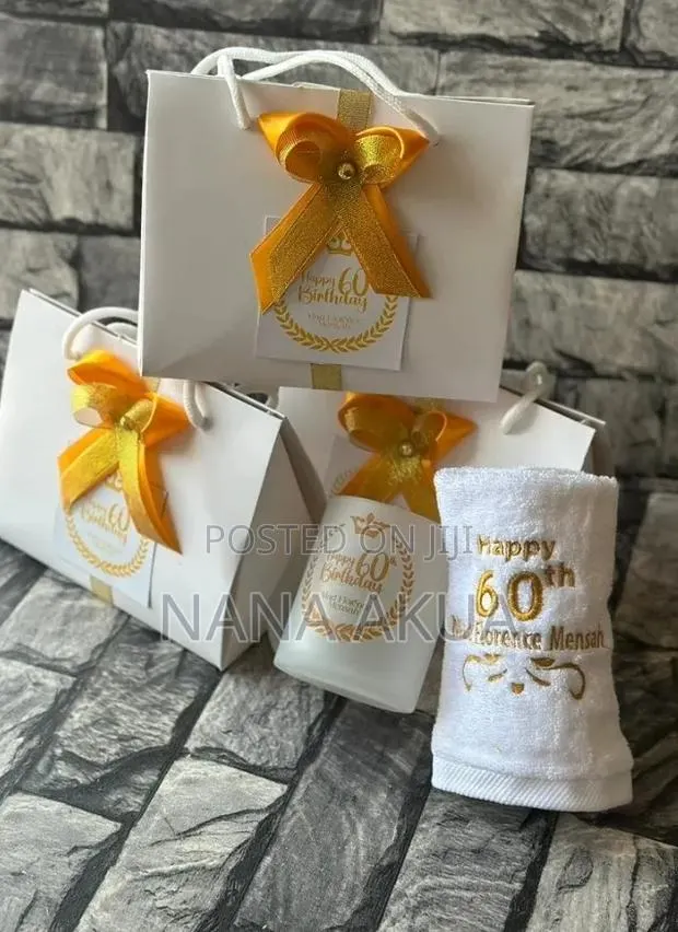 Customised Frosted Mug and Face Towel Set as Souvenir · Photo 1
