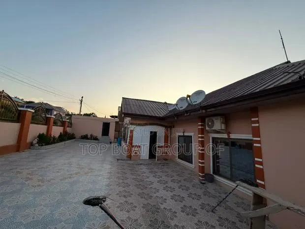5bdrm House in Top-Boat Estate, Kumasi Metropolitan for sale · Photo 1