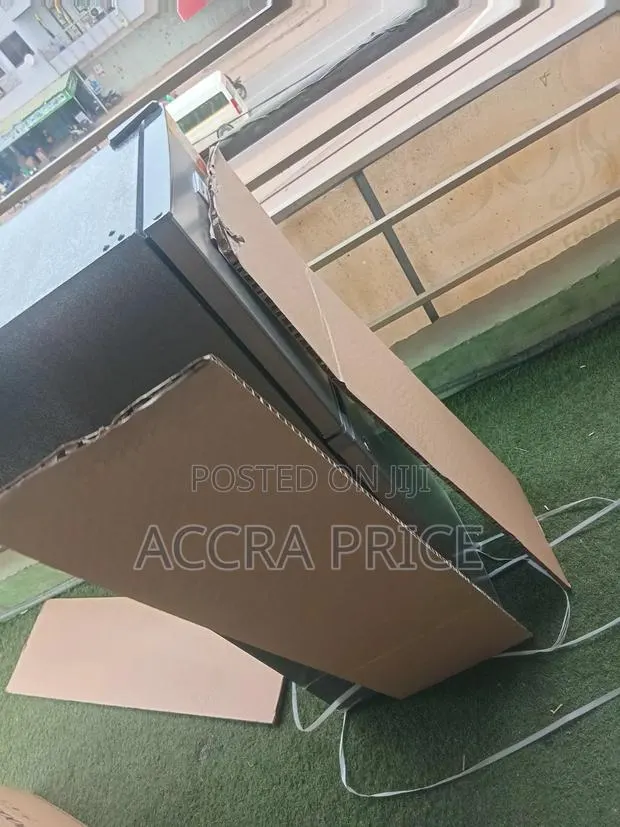 Westpool Eco Friendly 2-Door Fridge for Home · Photo 1