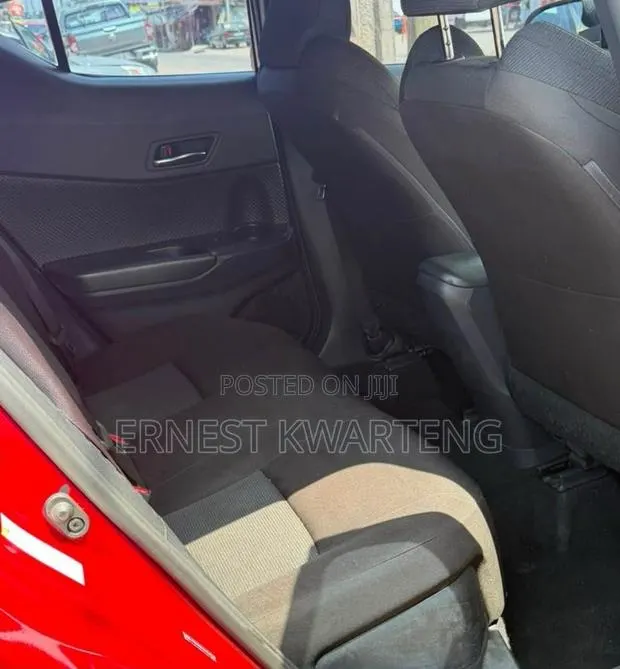 Toyota C-HR 2019 Red · Photo 1