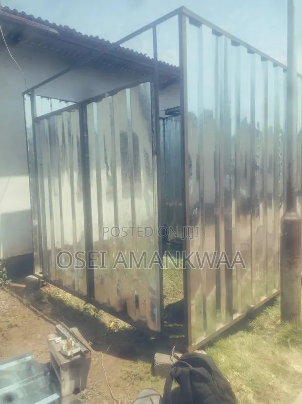 Container 9/9 · Photo 1